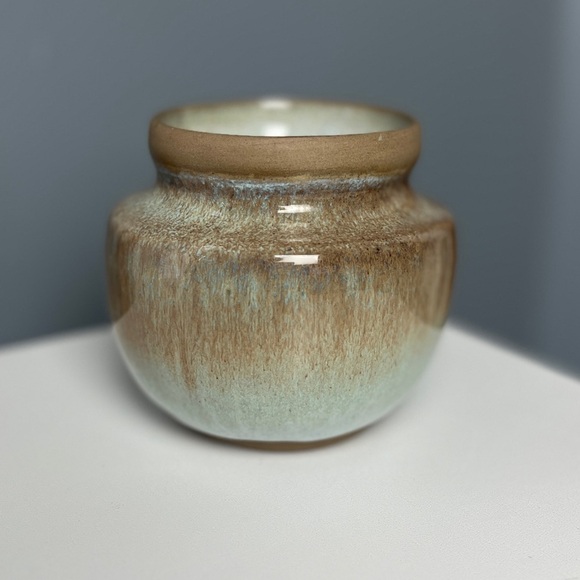 Vintage Studio Art Pottery Planter Pot Vase Signed - Picture 13 of 15